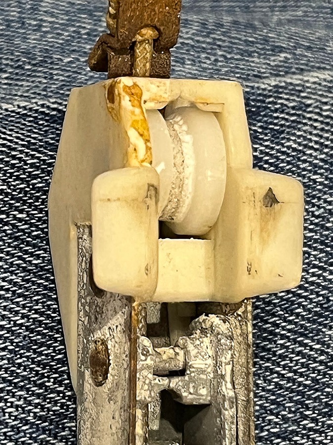 Bottom Clip Pulley Front